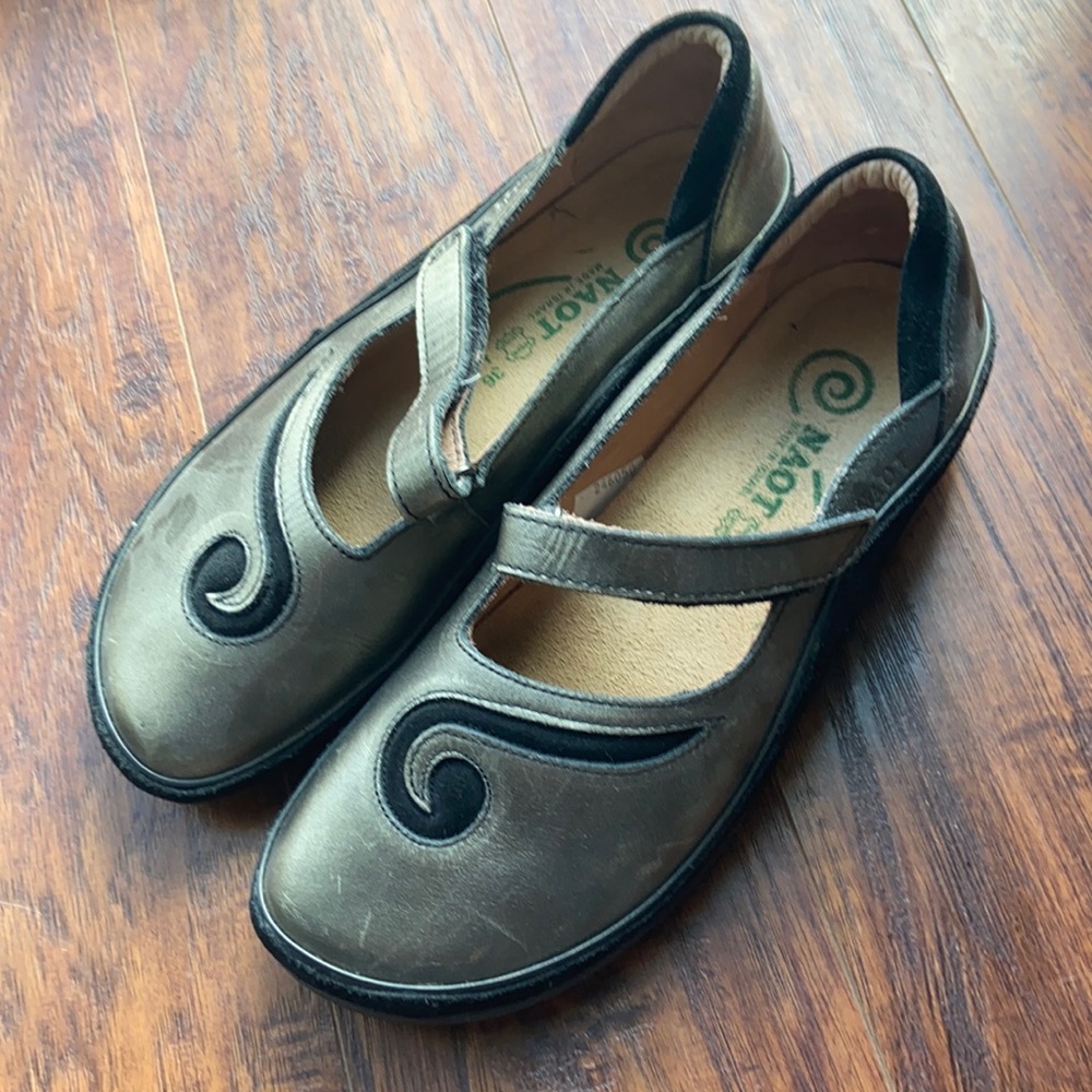 Naot gold Mary Jane leather shoes Ladies 6